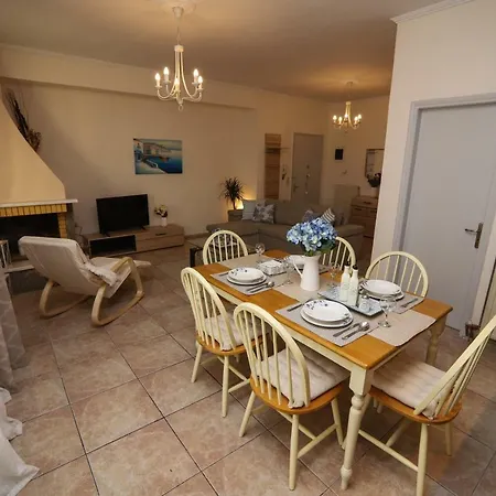 Apartamento Philoxenia Family
