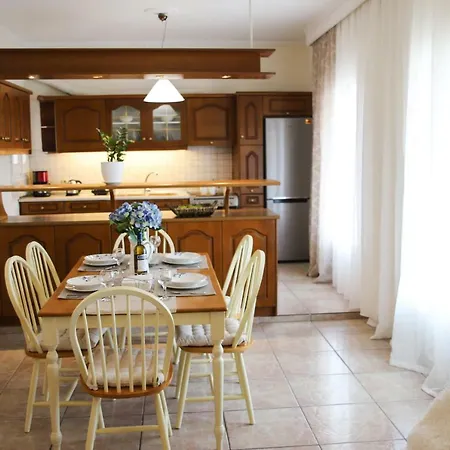 Apartamento Philoxenia Family *